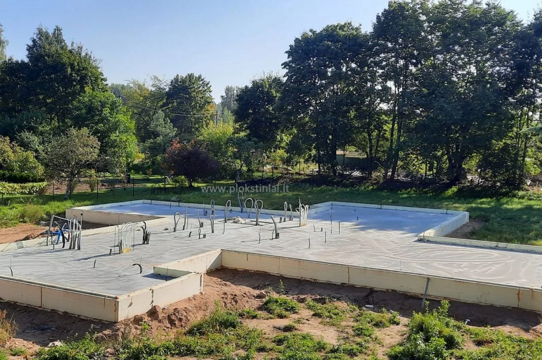 Plokštuminiai pamatai , pamatų įrengimas su Finnfoam liktiniais klojiniais